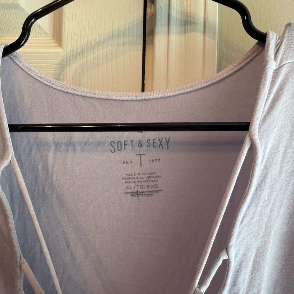 American Eagle Outfitters Light Purple Long Sleeve Top - Picture 2 of 4